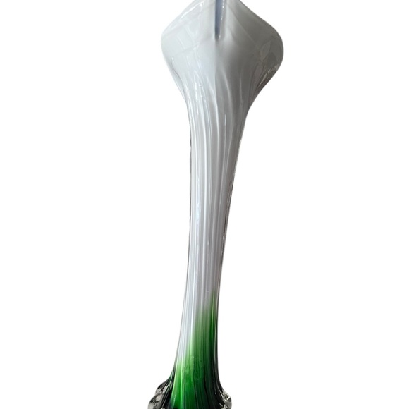 Elegant Purple and Green Glass Vase - Picture 7 of 7